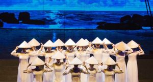 The 70-Minute Cultural Snapshot: A Practical Guide to the Charming Da Nang Show
